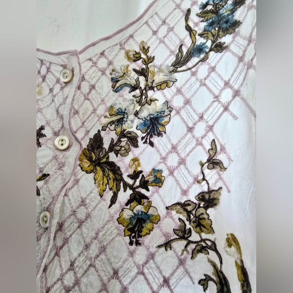 J. Jill Floral Embroidered Cottagecore Semi Sheer Blouse In Light Lilac Like New - Picture 4 of 10
